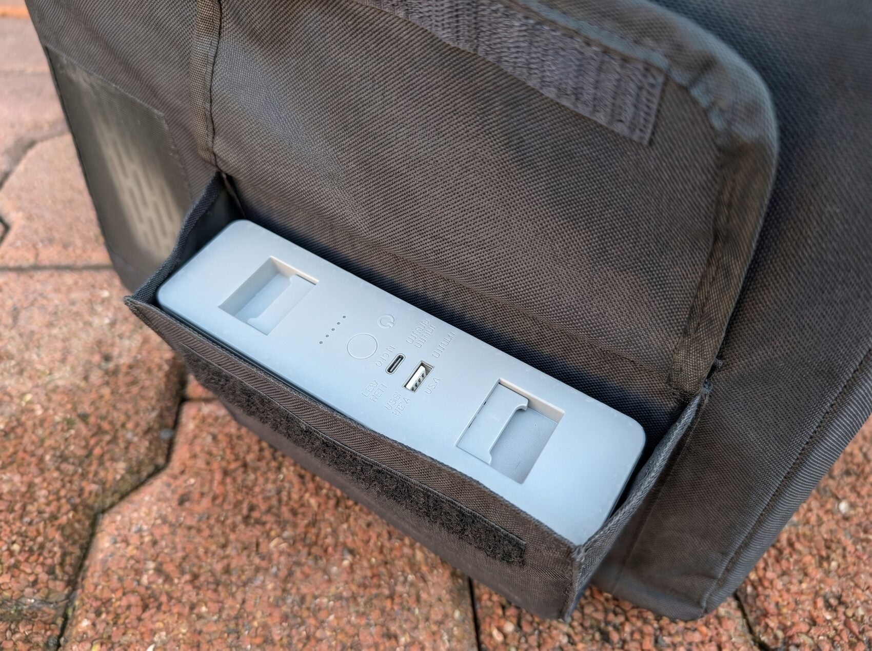 Storage pocket with battery